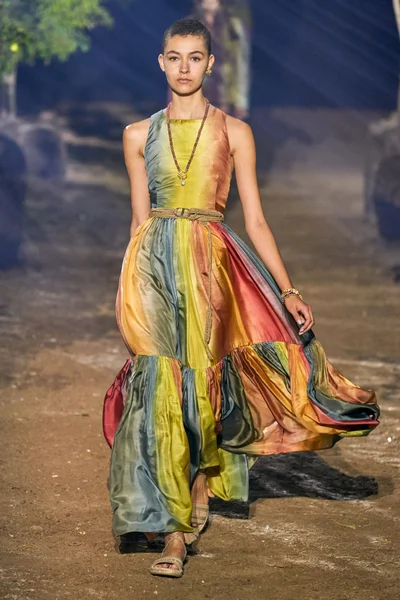 Look 35
